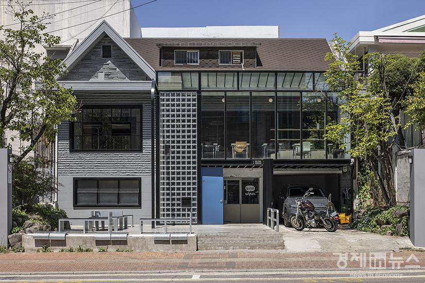 인터뷰사진_대표사진_뮤니쿤트 쇼룸.jpg