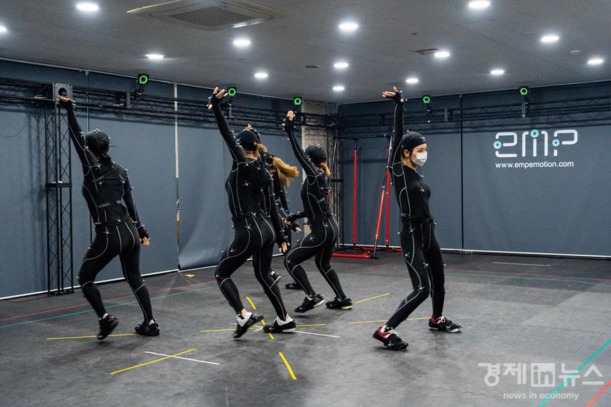 인터뷰사진_이엠피_모션캡처 촬영 현장.jpg