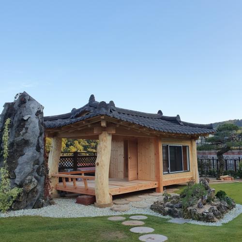 제품 이미지 - Including a mobile hanok house (buyeon = double eaves)