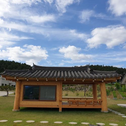 제품 이미지 - Including a mobile hanok house (buyeon = double eaves)